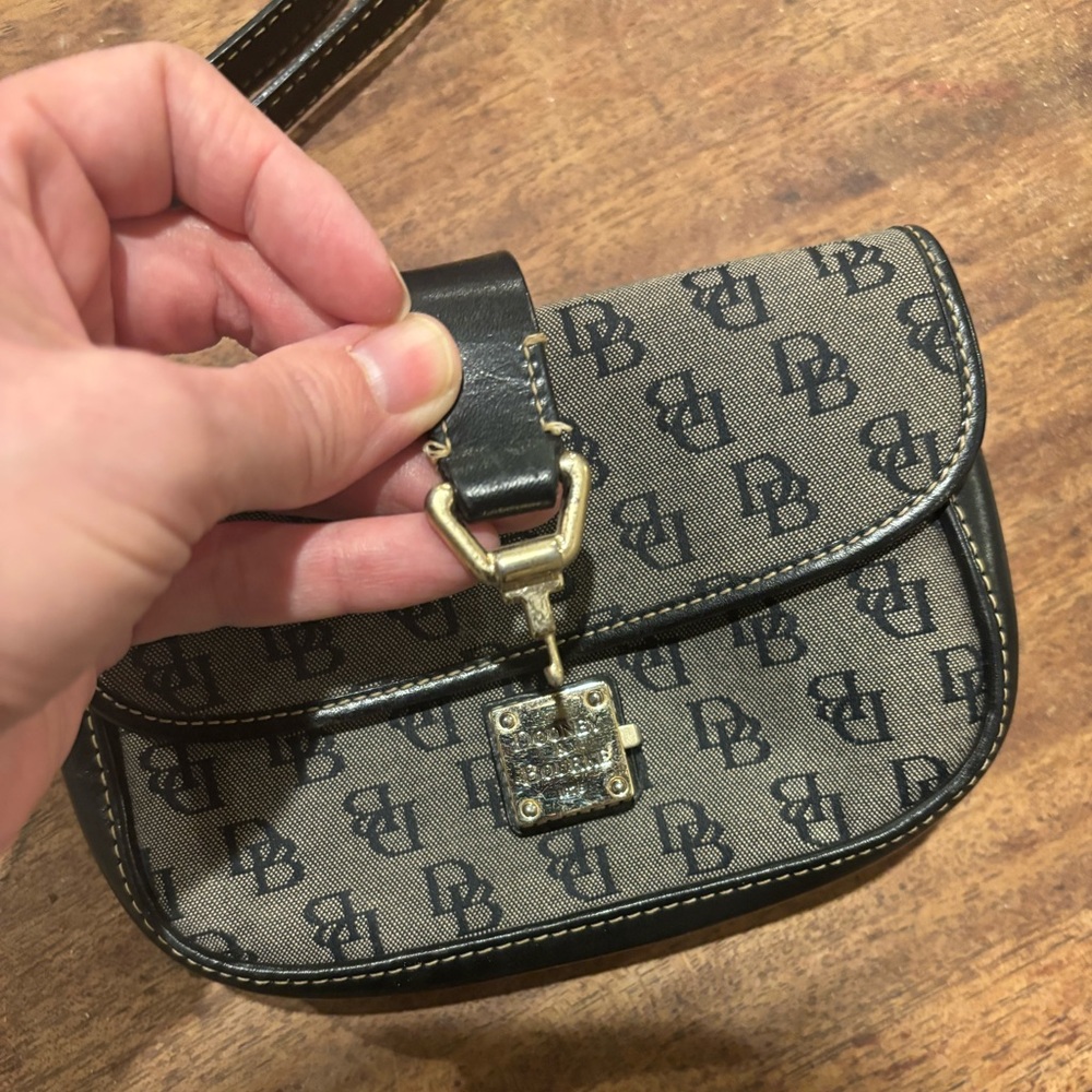 Vintage Dooney & Bourke Signature DB Black and Gray Wristlet - Picture 4 of 8